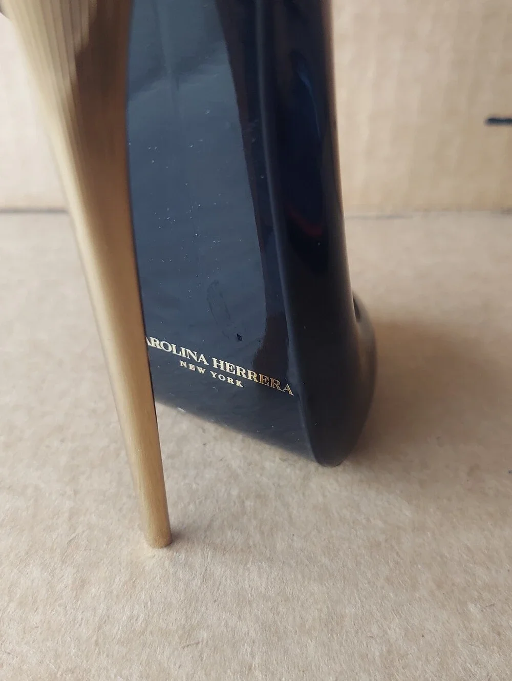Black Satin Bow High Heel Bottle Accent